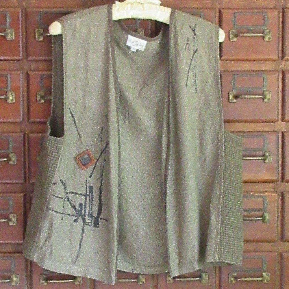 Large Rayon Open Front Top Vest by K.d. Spring